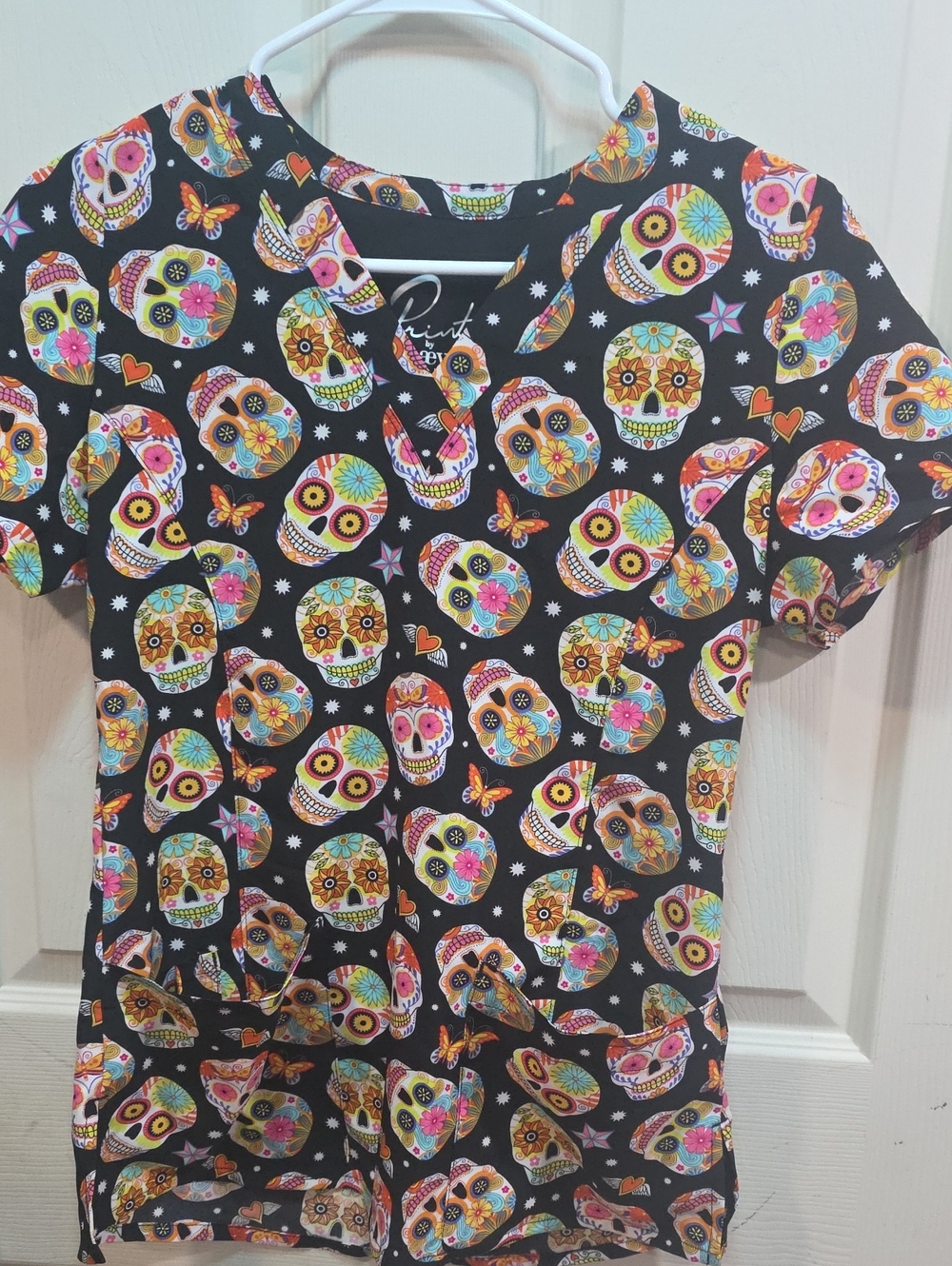 Cherokee Black Short Sleeve Top with Multicolor Sugar Skull Print